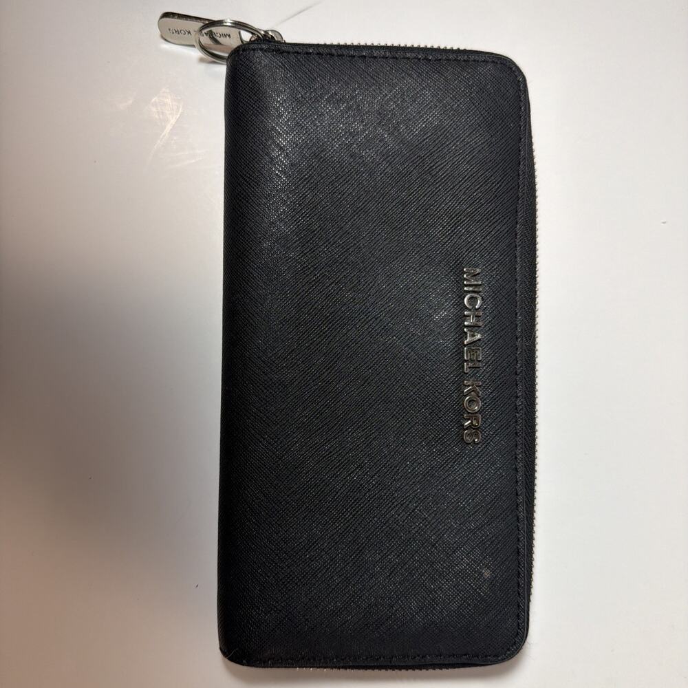 Michael Kors Leather Zip Around Wallet Black Leather Authentic
